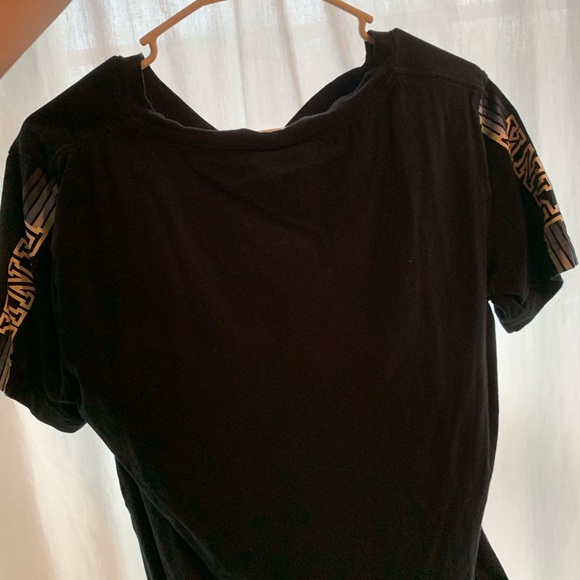 VS Pink black and blues t-shirt - Picture 4 of 4